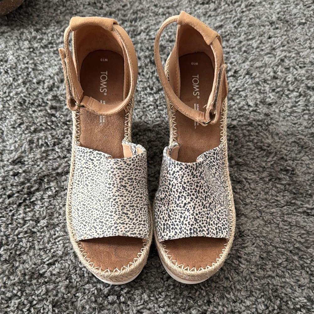 TOMS Leopard Print Espadrille Wedge Sandals – Size 10